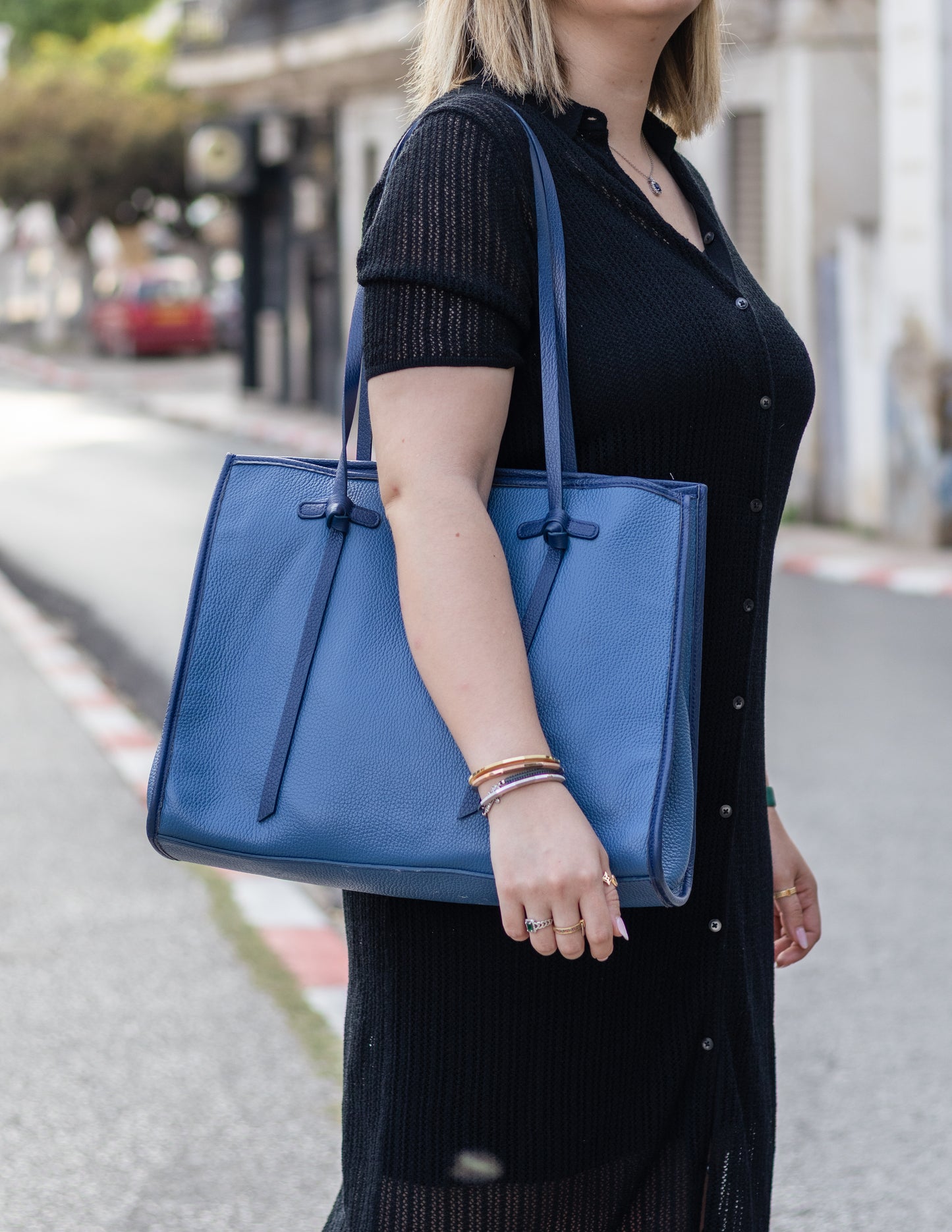 Lynda L – Cuir bleu royal