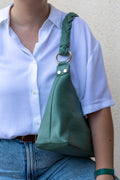 Sac Nour vert menthe – porté en tenue décontractée – 10ᵉme Paris